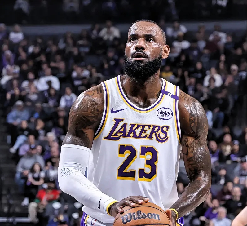 Kaiyun中国网页版入口包含詹姆斯重返赛场，领先优势明显首场状态出色，德国队观众沸腾！全场沸腾不已的词条