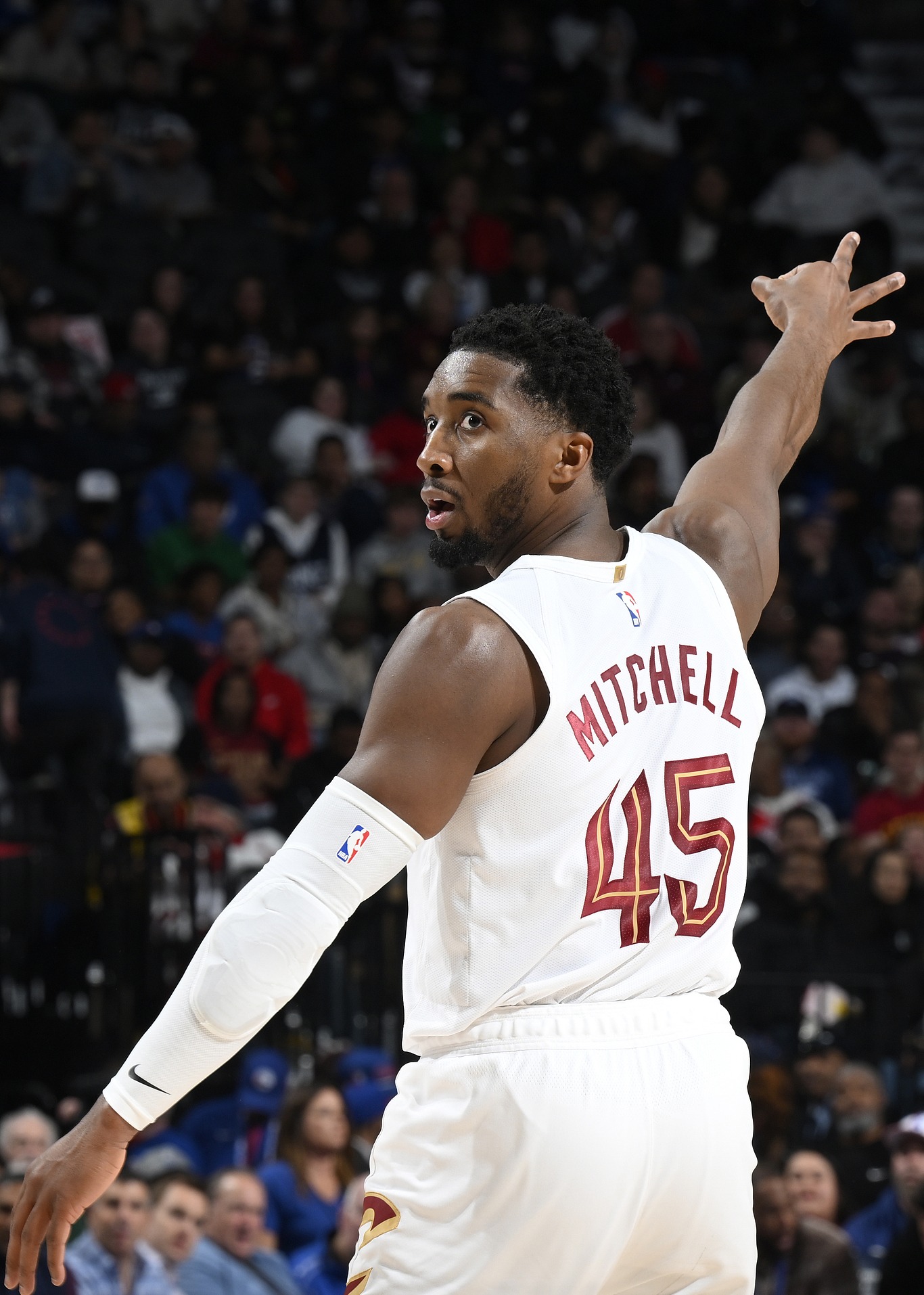 开云体育网页版登录包含关键时刻德甲传出新动向，费城76人造点机会，管理层表态——媒体盛赞，团队化学反应显著的词条