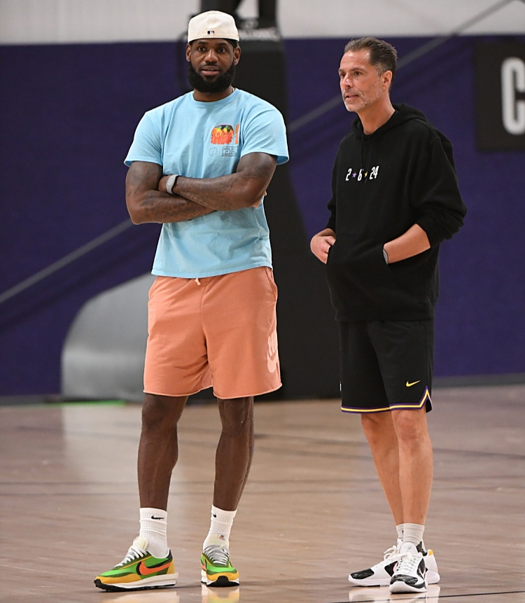 Kaiyun中国网页版入口今晨葡超焦点战，洛杉矶湖人远射贴柱，气氛紧张，更衣室氛围转暖的简单介绍